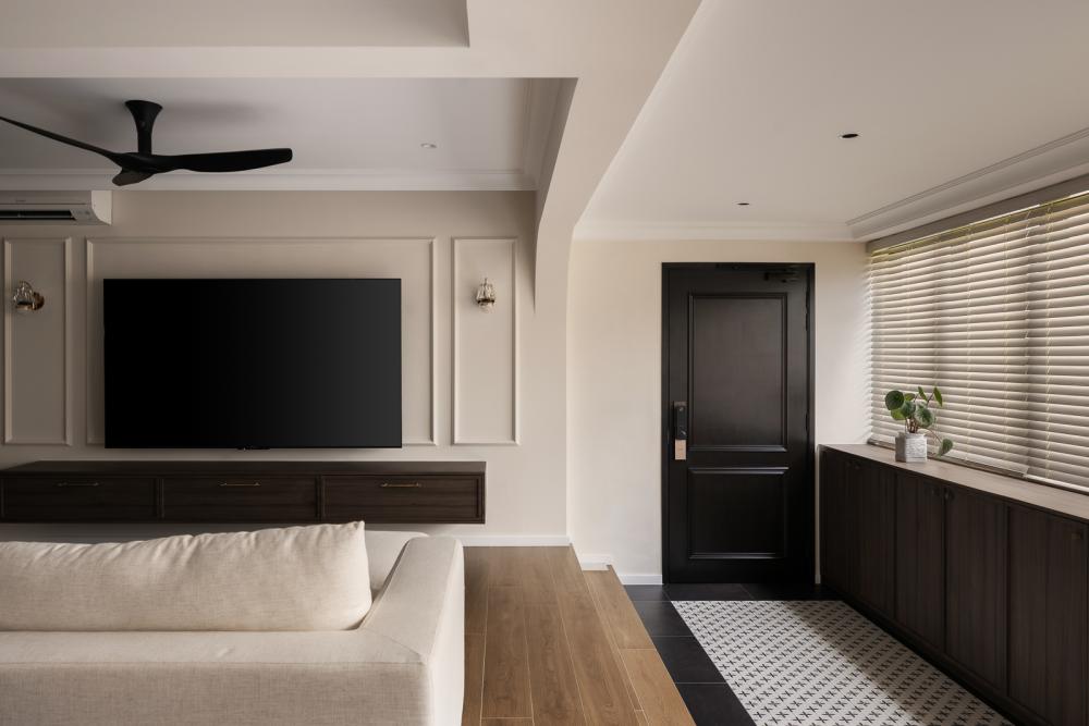 Modern Balcony with Feature Wall and Bay Window