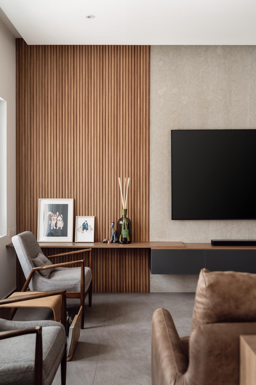 Vintage Living Room with Homogeneous Tiles and TV Console