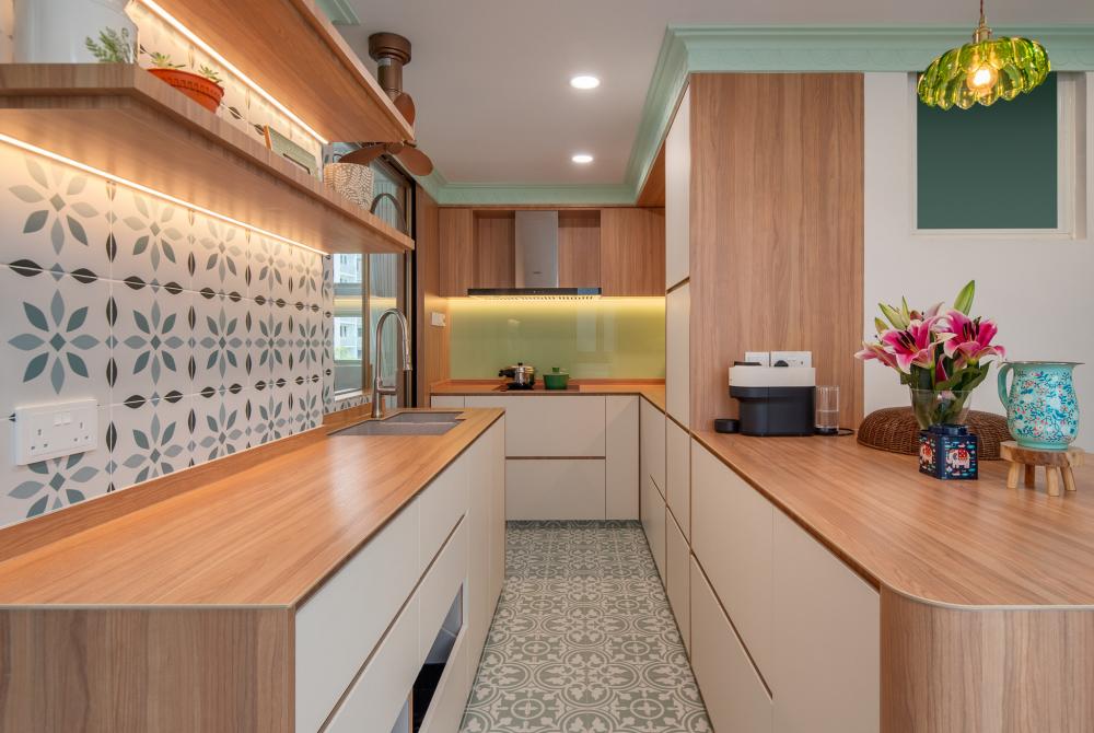 Eclectic Kitchen with Countertop and Homogeneous Tiles