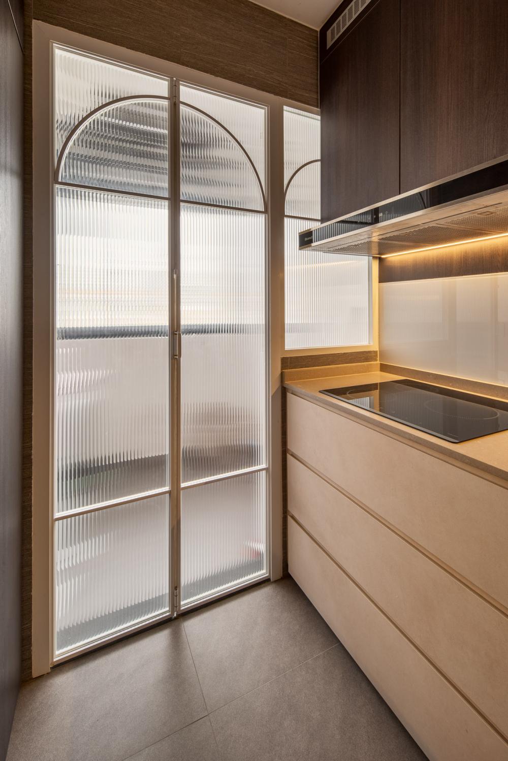 Minimalist Kitchen with Countertop and Homogeneous Tiles