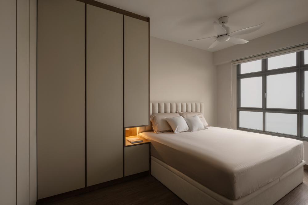 Contemporary Bedroom with Vinyl Flooring and Wardrobe