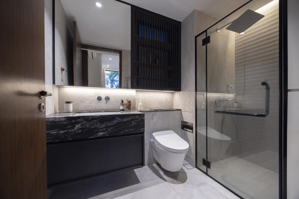 Contemporary Bathroom with Homogeneous Tiles and Bathroom Storage