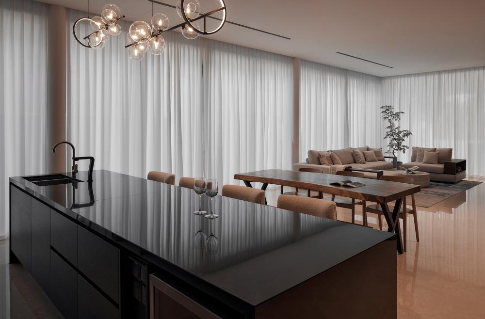 Modern Kitchen with Countertop and Breakfast Counter