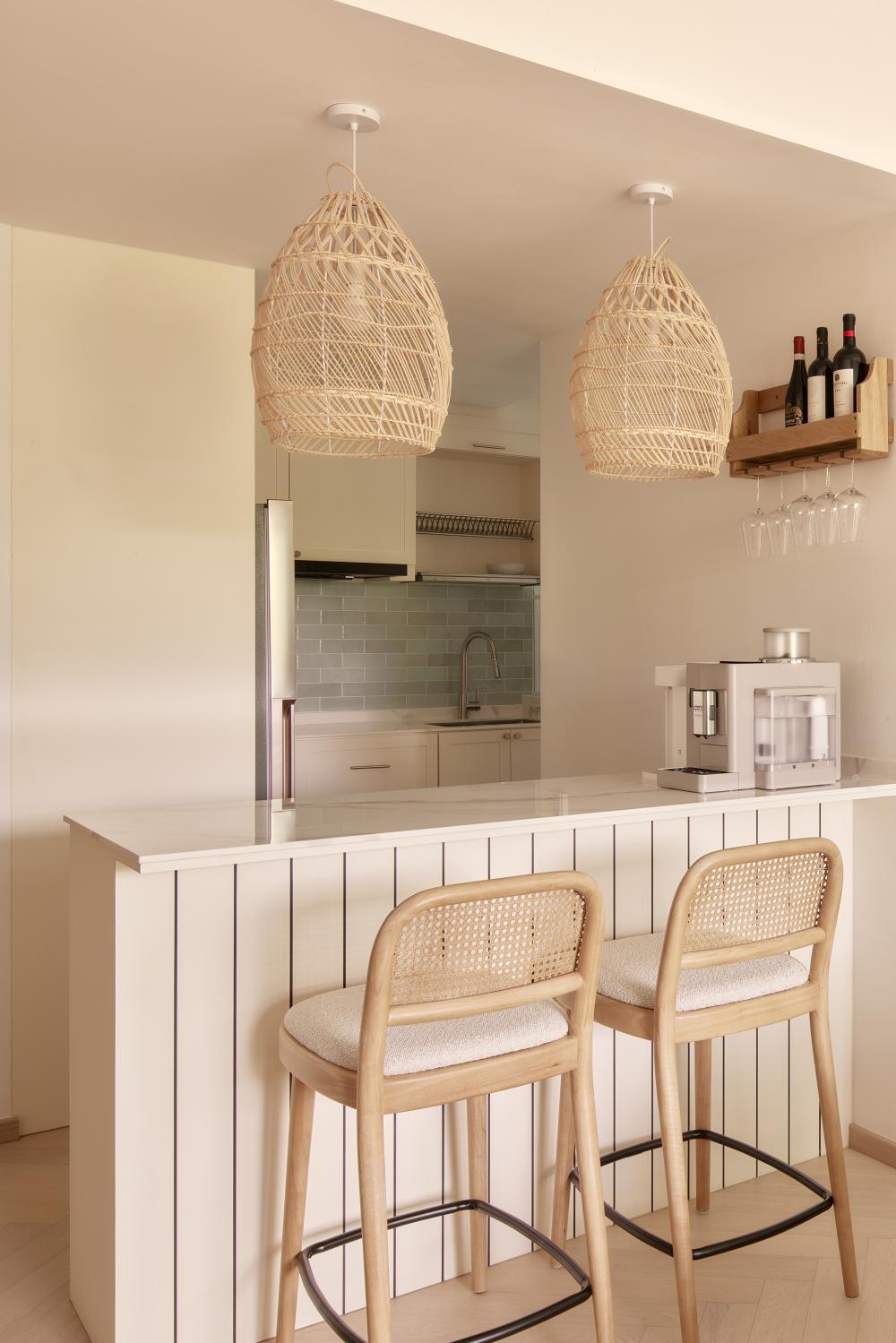 Asian Kitchen with Kitchen Island and Kitchen Backsplash