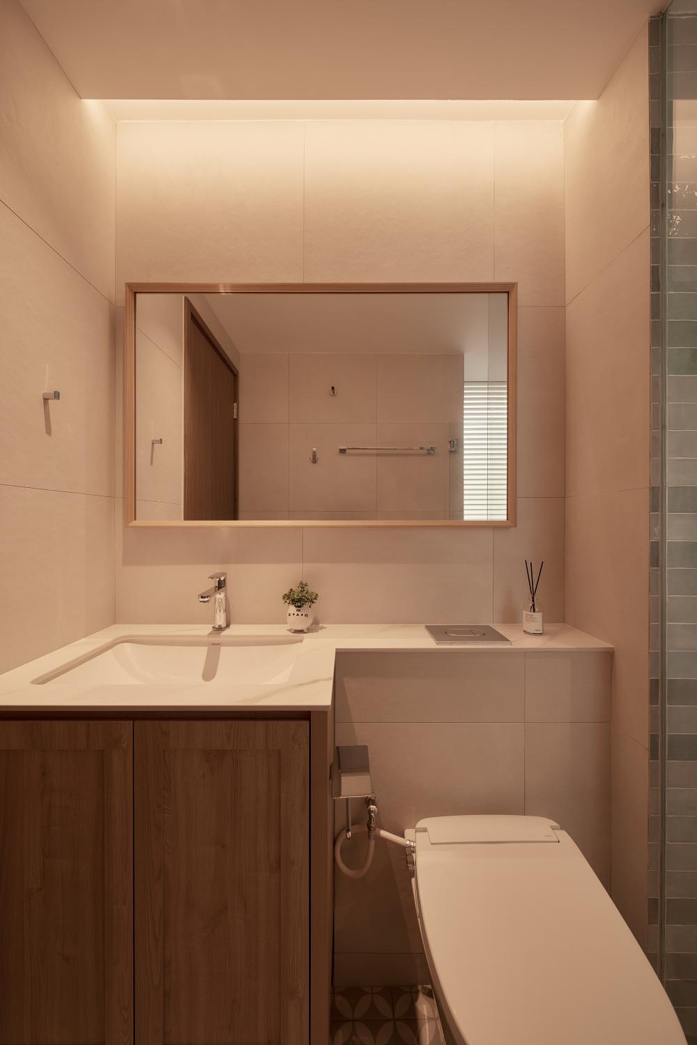 Asian Bathroom with Mirror and Bathroom Storage