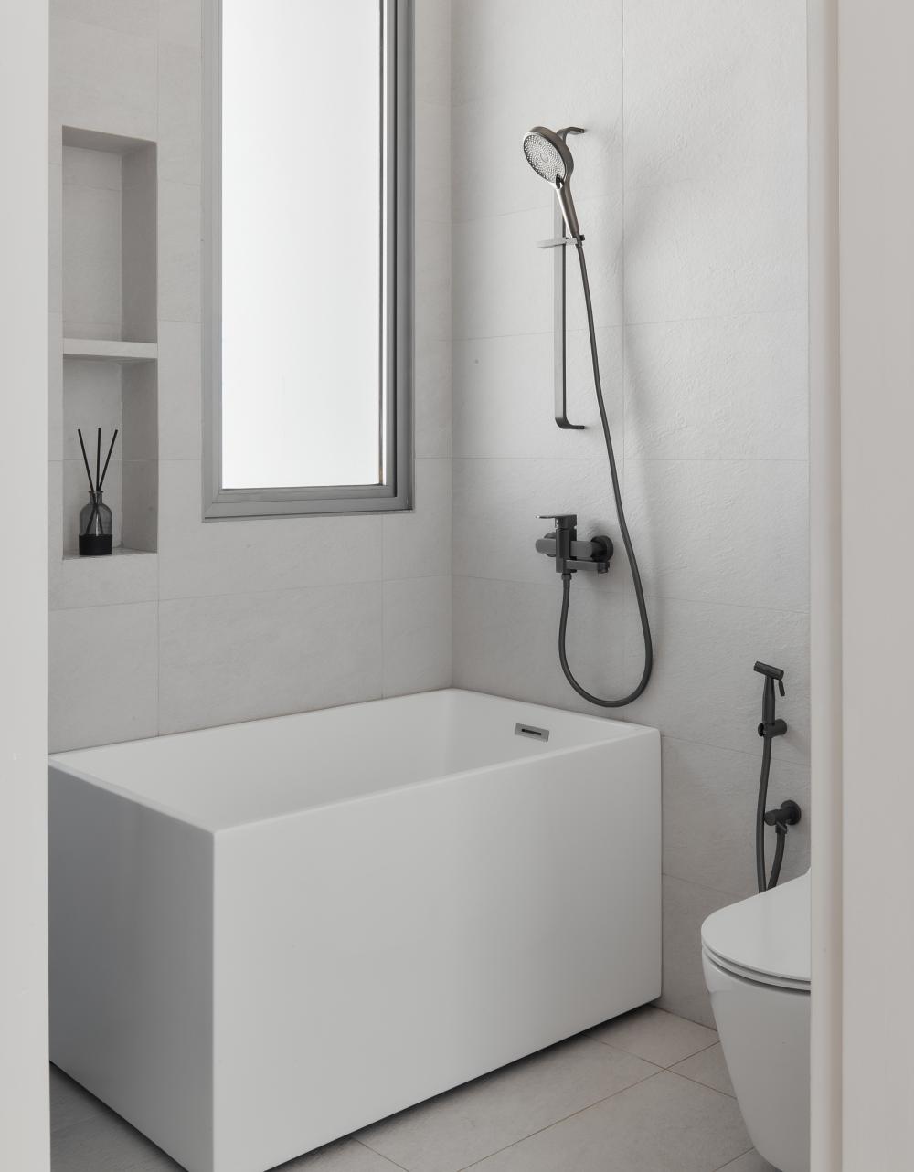 Modern Bathroom with Bathtub and Bathroom Storage