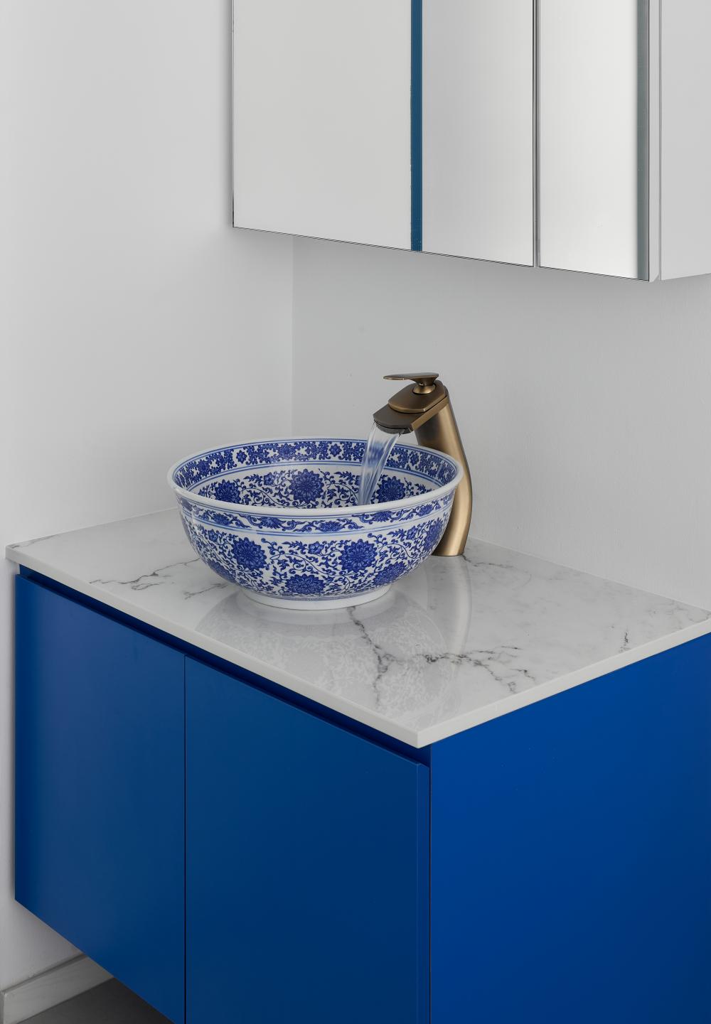 Modern Bathroom with Countertop and Bathroom Accessories