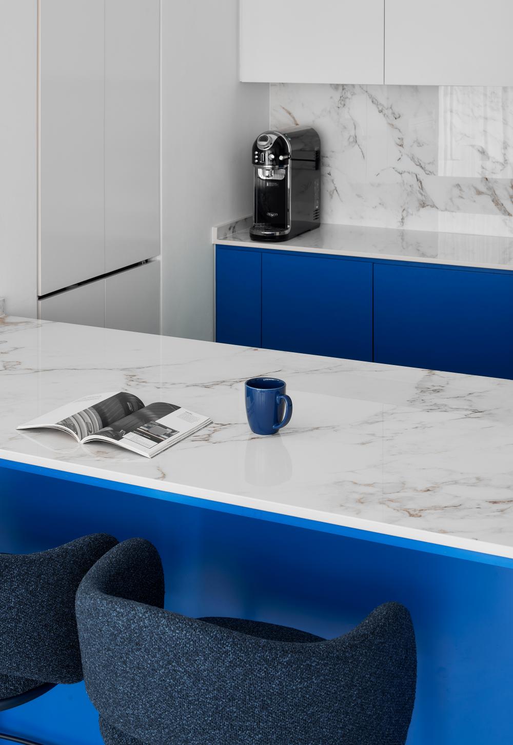 Modern Dining Room with Dining Table and Seating Bench