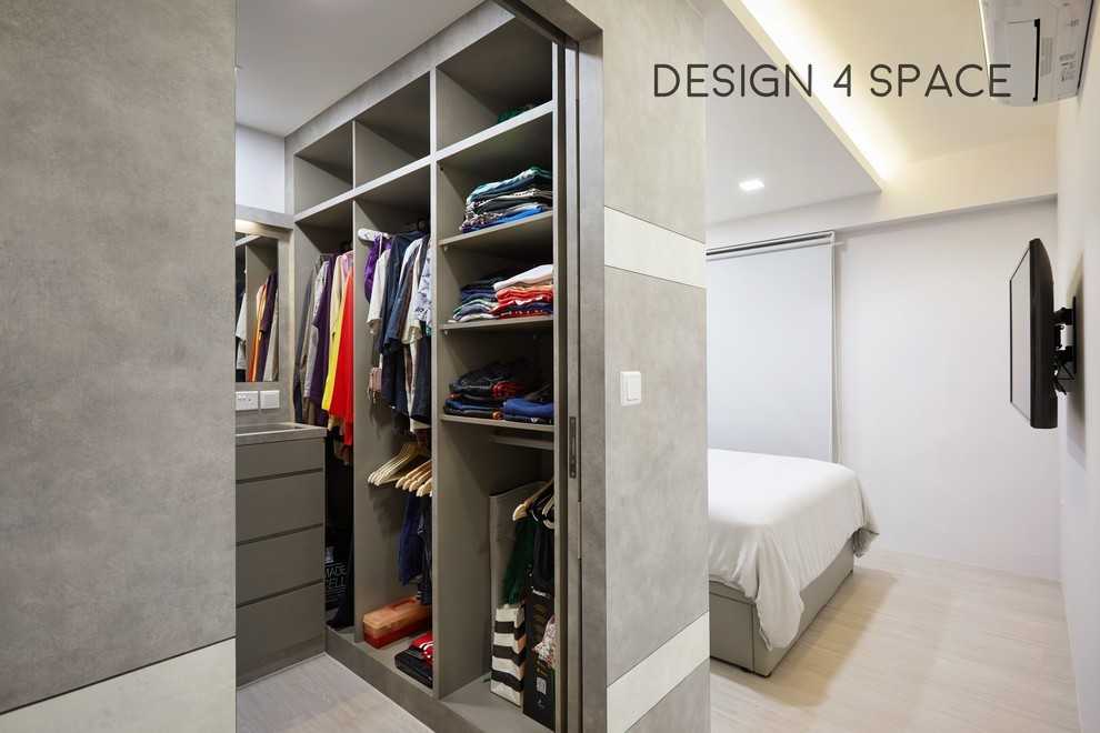 Modern Walk-in Wardrobe with Mirror and Wardrobe