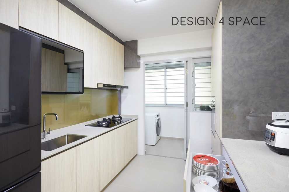 Modern Kitchen with Vinyl Flooring and Homogeneous Tiles