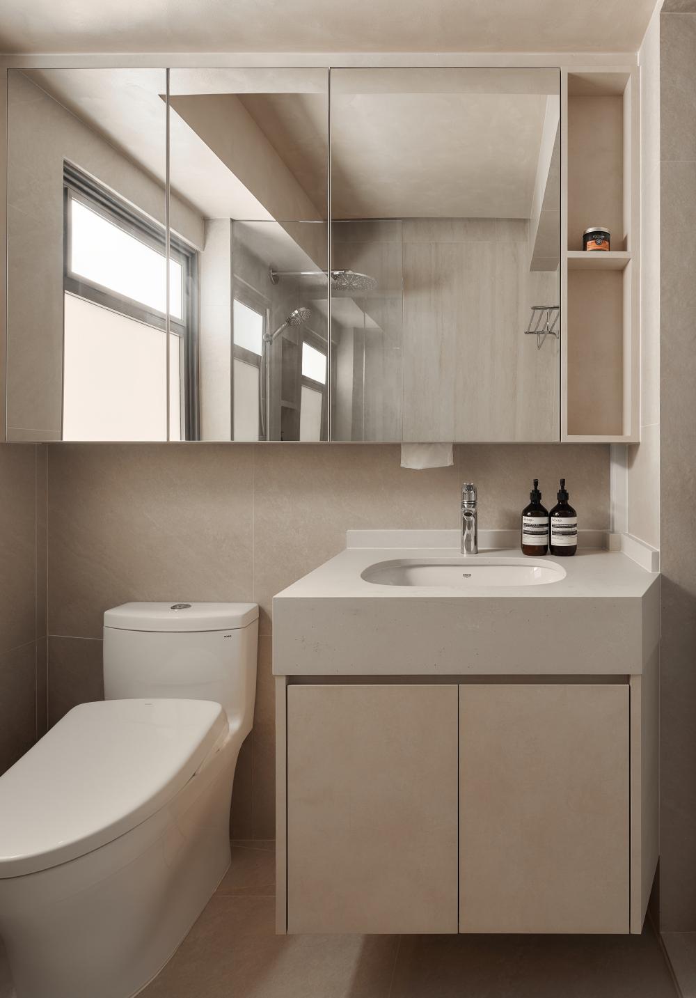 Scandinavian Bathroom with Mirror and Bathroom Storage