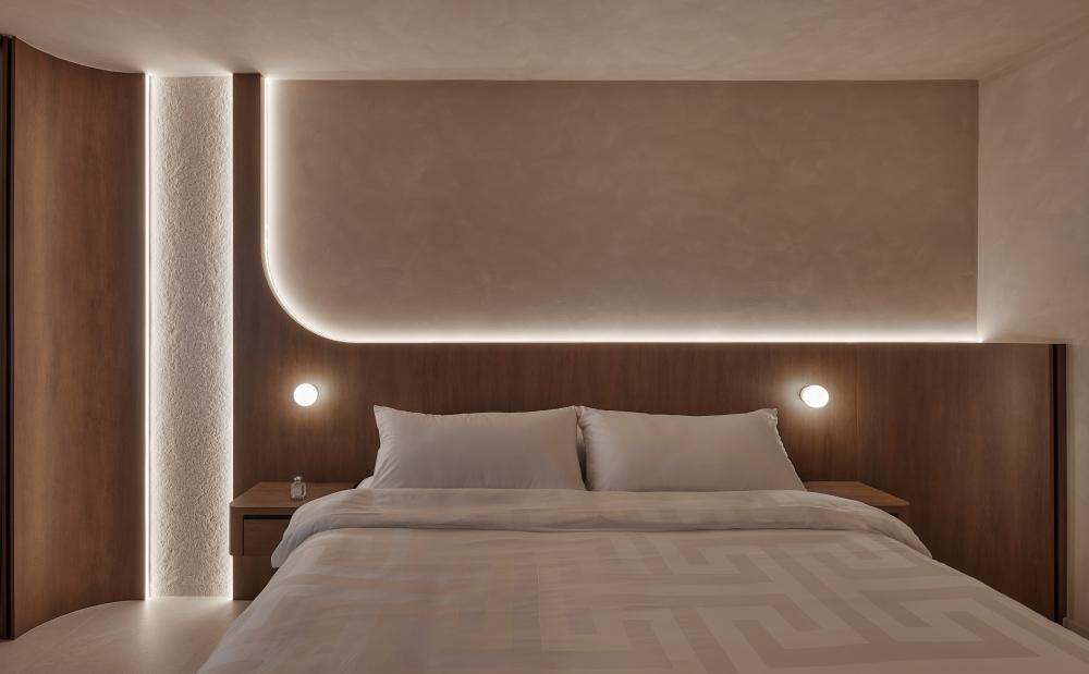Scandinavian Bedroom with Queen Bed and Bed
