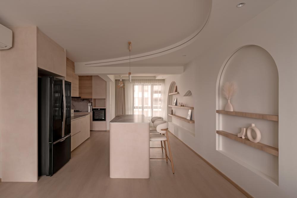 Asian Dining Room with Dining Table and Dining Chairs