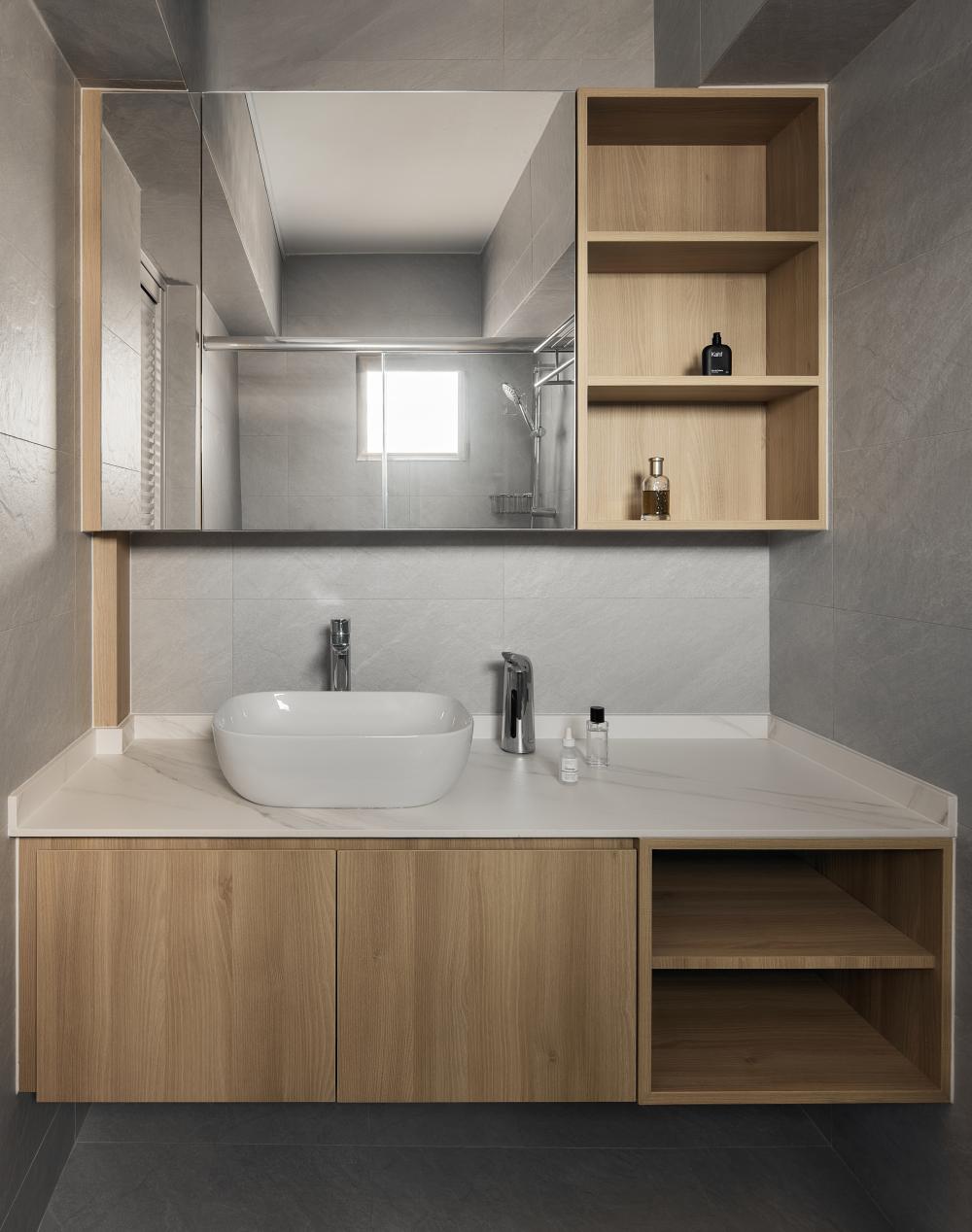 Minimalist Bathroom with Mirror and Bathroom Storage
