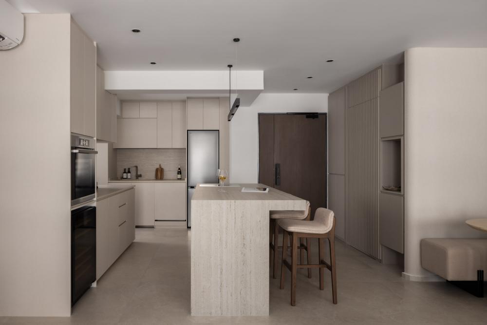 Contemporary Kitchen with Kitchen Island and Cupboard