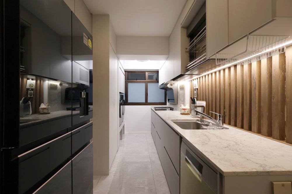 Contemporary Kitchen with Kitchen Window and Kitchen Tap