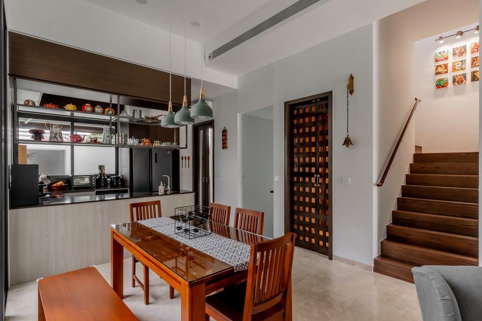 Modern Dining Room with Drop Light and Kitchen Island