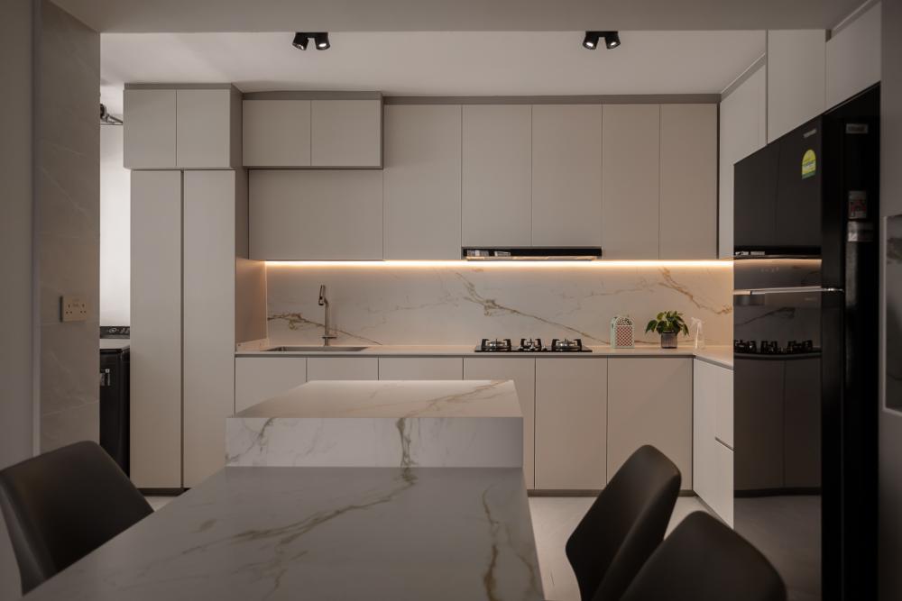 Minimalist Kitchen with Kitchen Island and Kitchen Cabinets