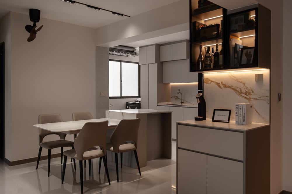 Minimalist Kitchen with Kitchen Island and Kitchen Cabinets