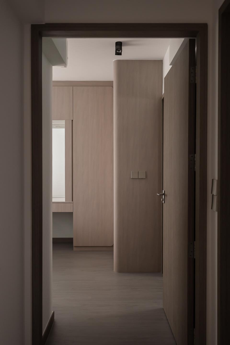 Minimalist Bedroom with Vinyl Flooring and Flooring