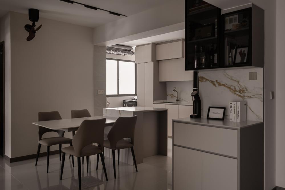Minimalist Kitchen with Kitchen Island and Kitchen Cabinets