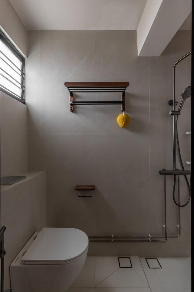 Modern Bathroom with Showers and Mixer Shower