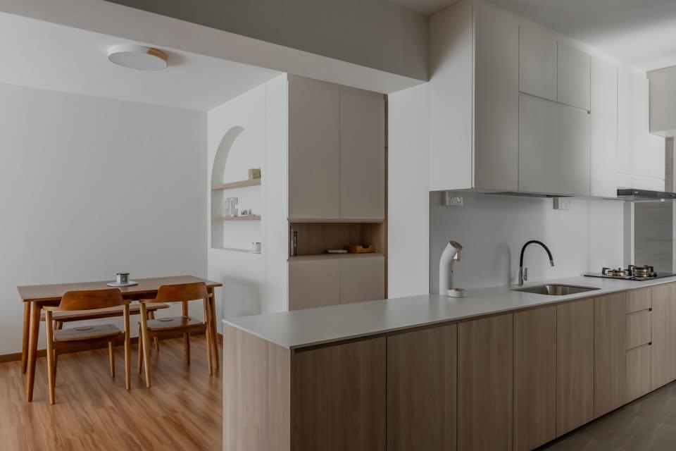 Modern Kitchen with Kitchen Island and Open Kitchen