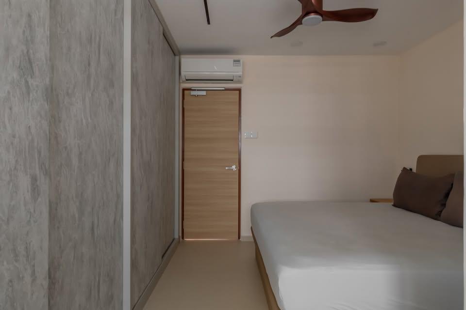 Modern Bedroom with Wardrobe and Queen Bed
