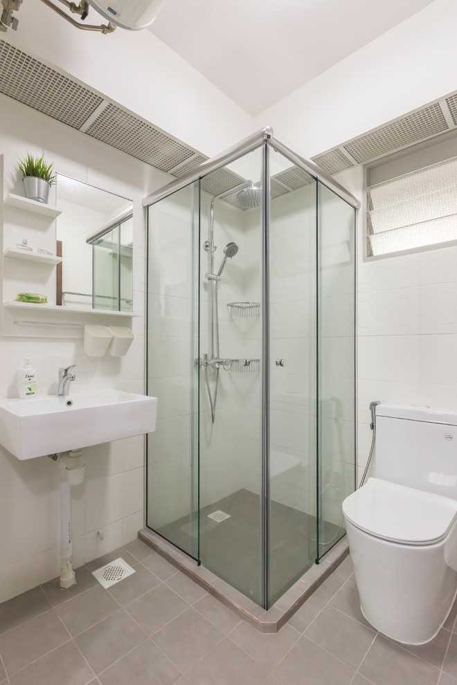 Asian Bathroom with Herringbone Tiling and Marble Floor