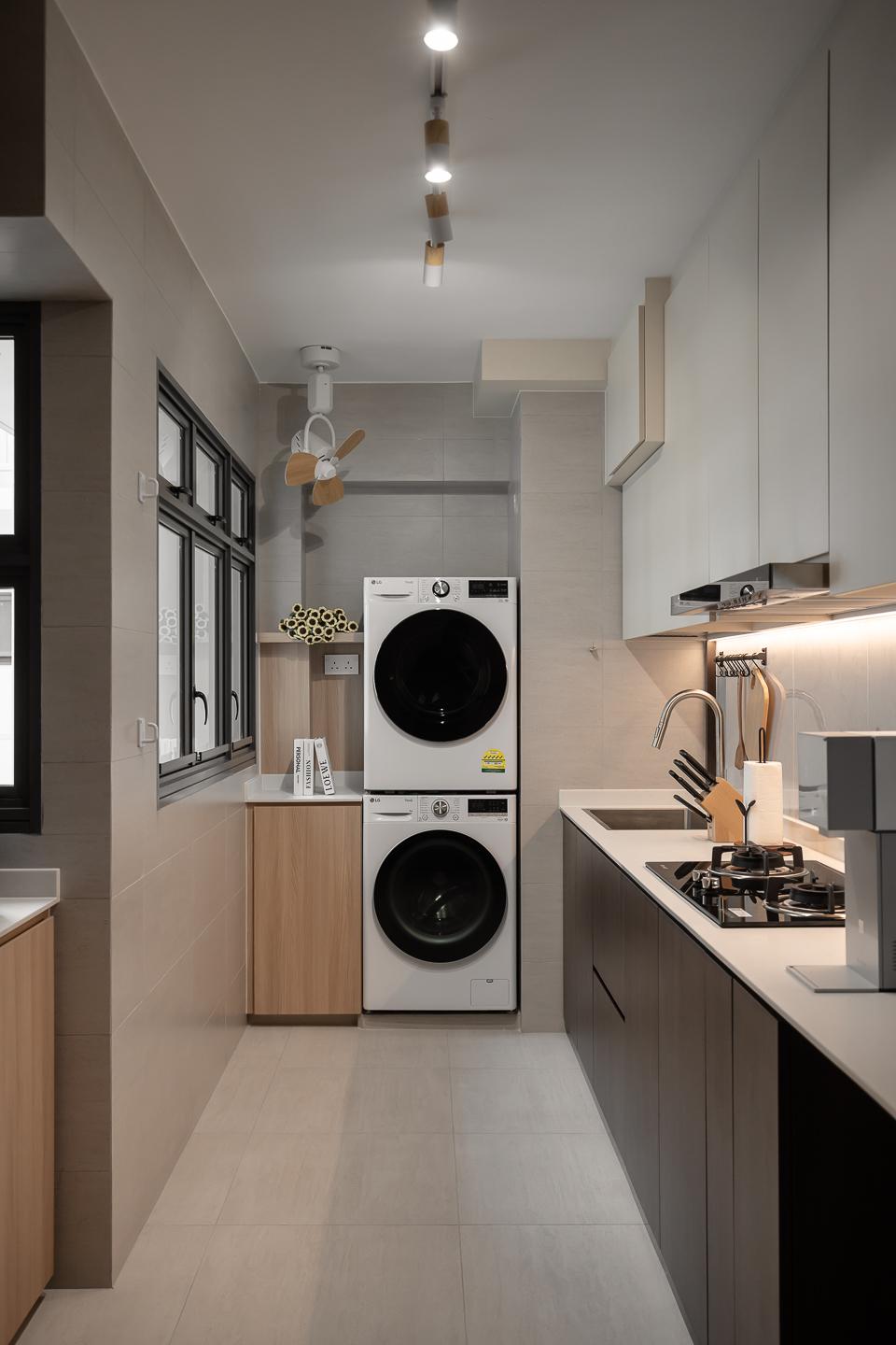 Modern Kitchen with Kitchen Window and Kitchen Island
