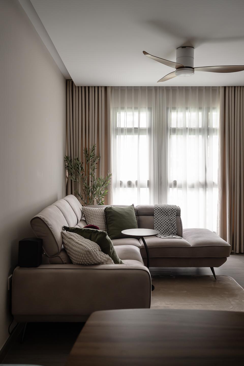 Modern Living Room with Vinyl Flooring and Sofa