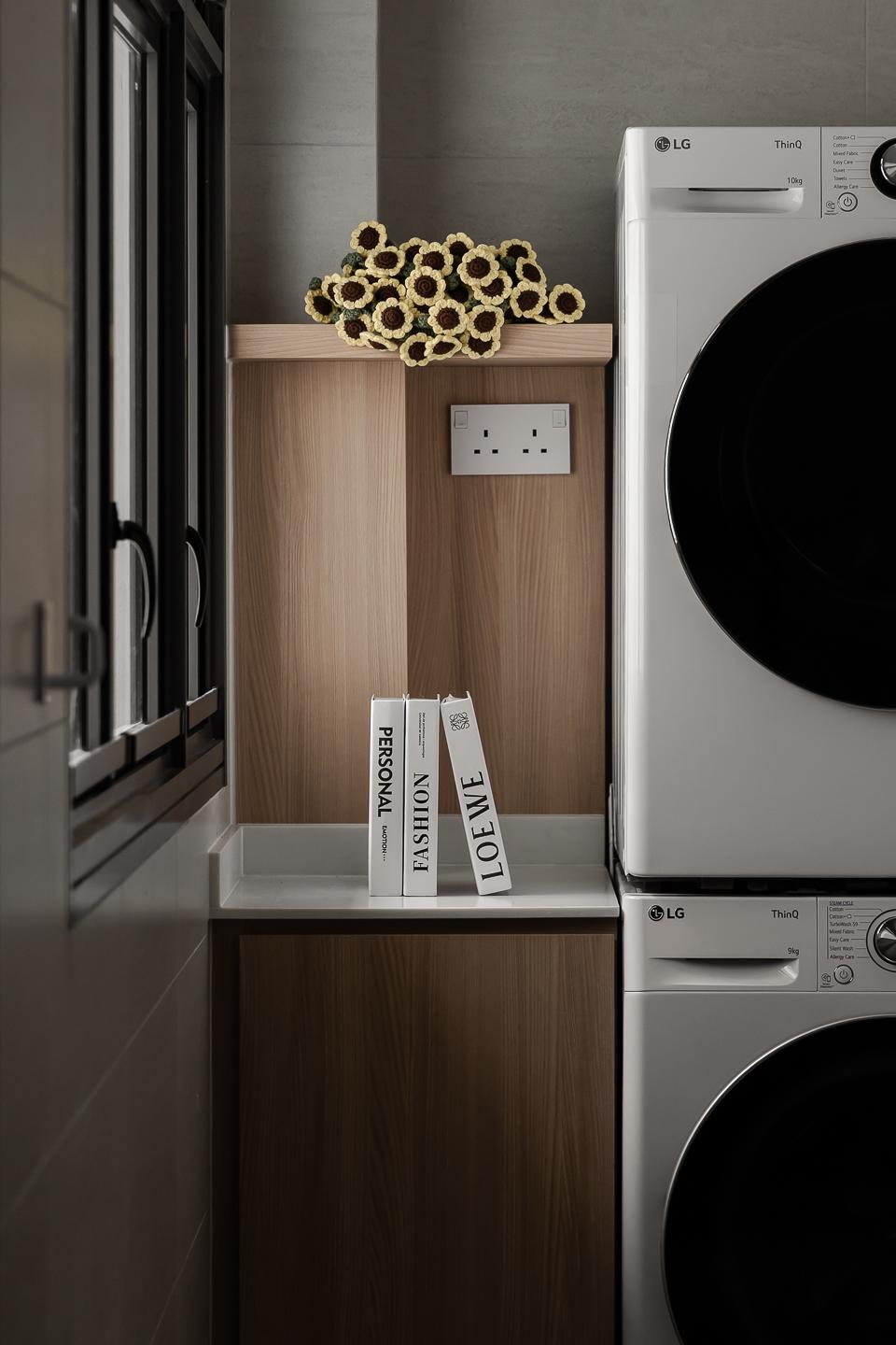Modern Service Yard with Washing Machine and Dryer