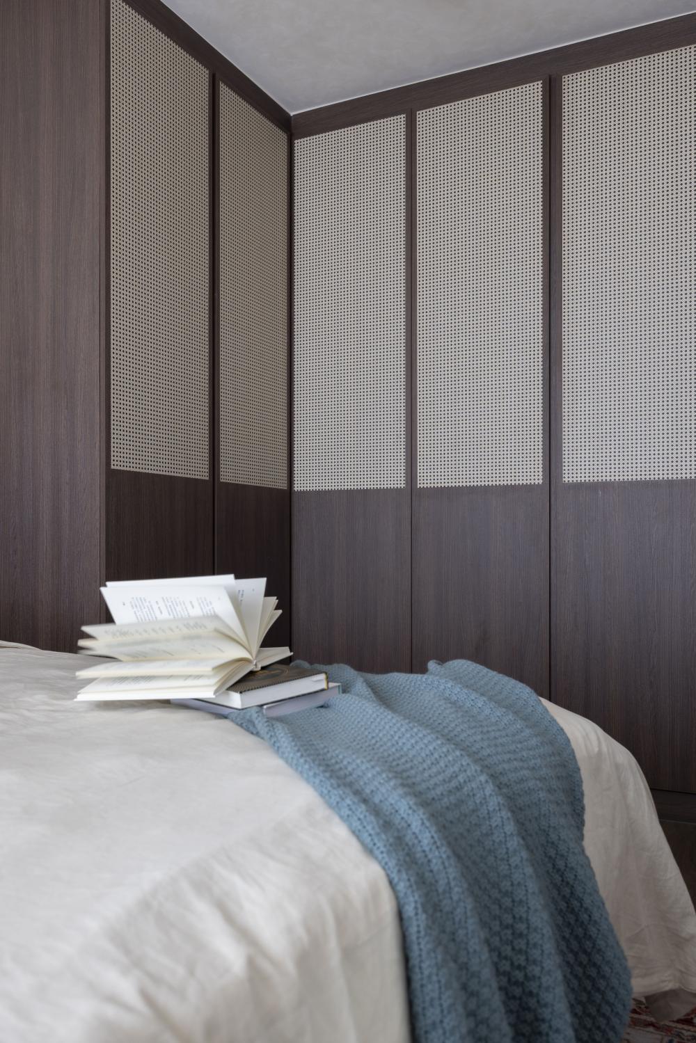 Contemporary Bedroom with Drop Ceiling and Wardrobe