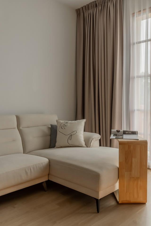 Modern Living Room with Sofa and L-Shaped Sofas
