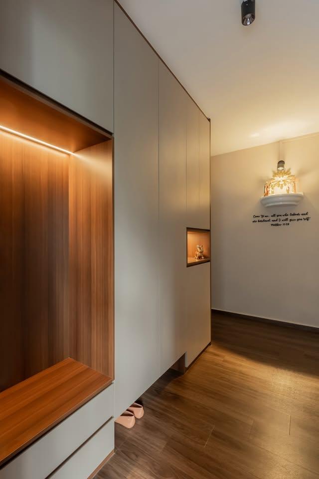 Modern Entryway with Seating Bench and Shoe Rack