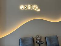 Modern Resale Commercial by Smart Renovation