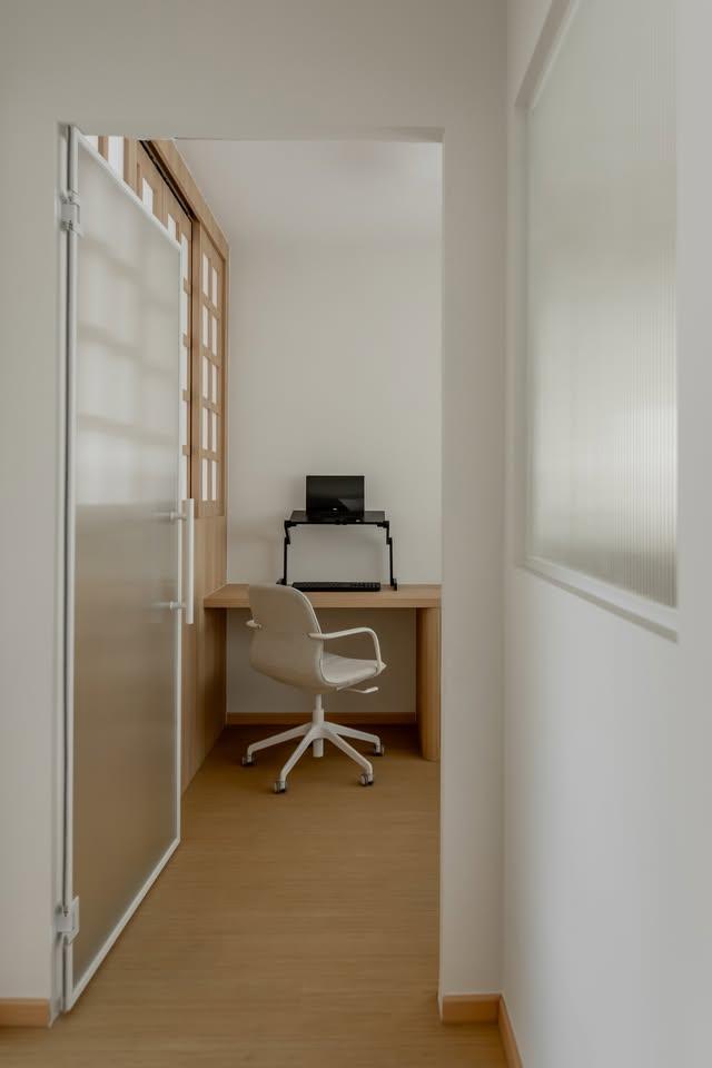 Scandinavian Workstation with Desk Chairs and Computer Table