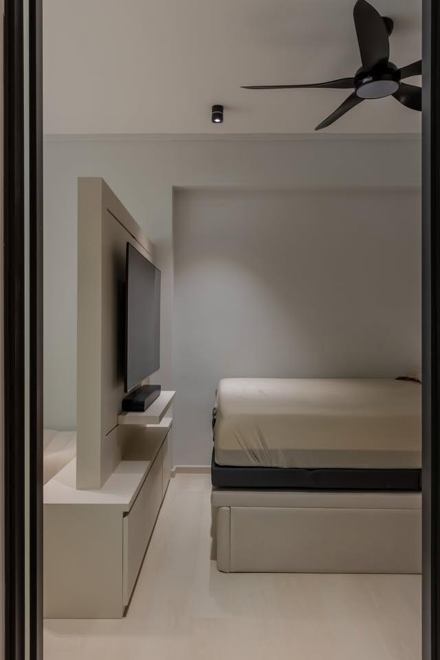 Modern Bedroom with Queen Bed and Bed