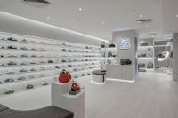 Contemporary Retail at Sneaksurf