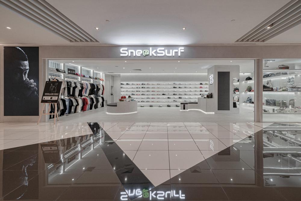 Contemporary Shopfront with Bookshelf and Glass Door