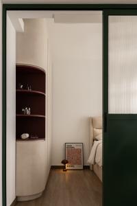 Eclectic Bedroom at Garden Vines