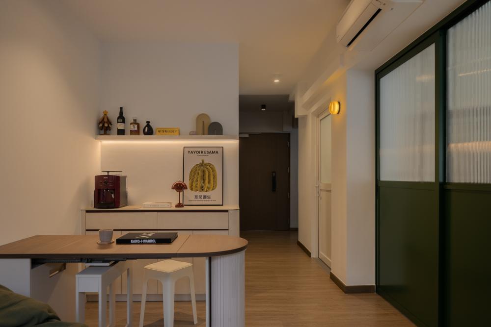 Eclectic Living Room with Countertop and Vinyl Flooring