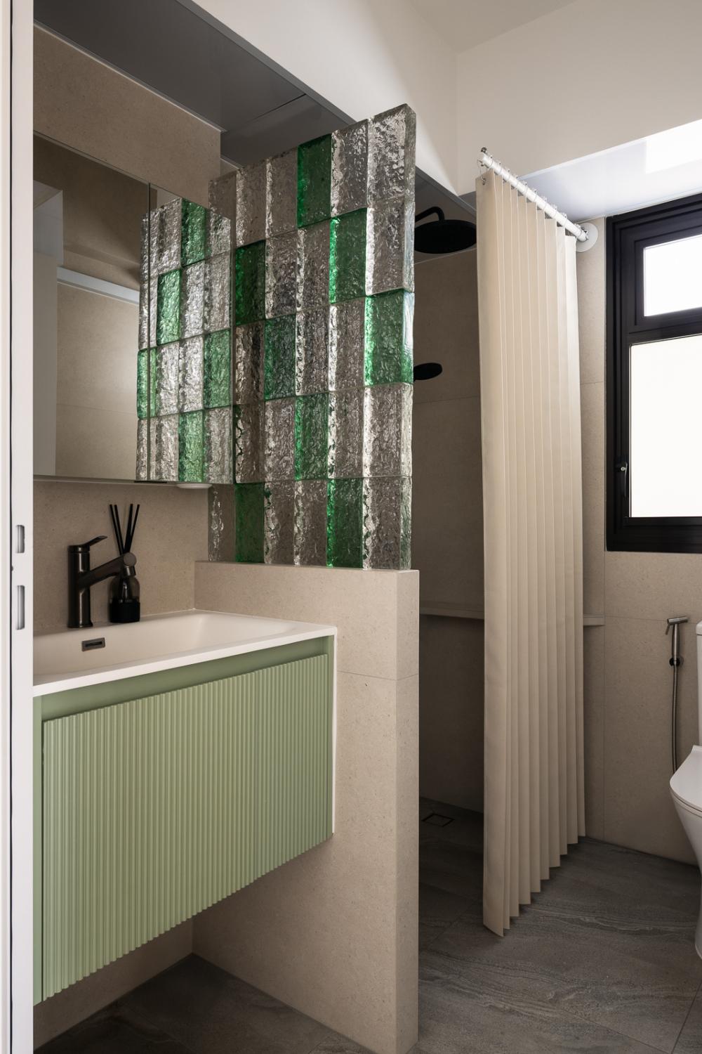 Eclectic Bathroom with Homogeneous Tiles and Mirror
