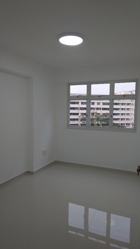 Asian Bedroom with Homogeneous Tiles and Herringbone Tiling
