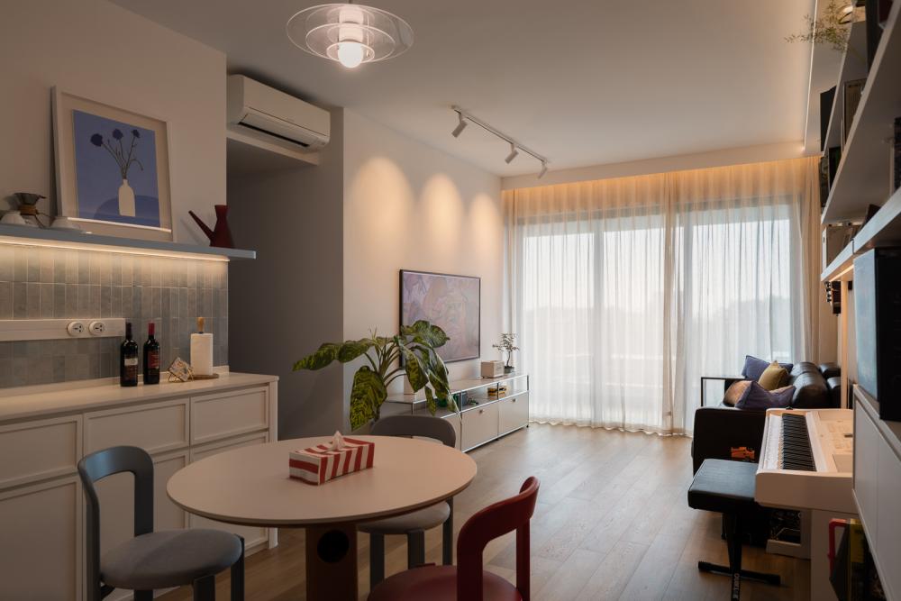 Eclectic Living Room with Wood Flooring and TV