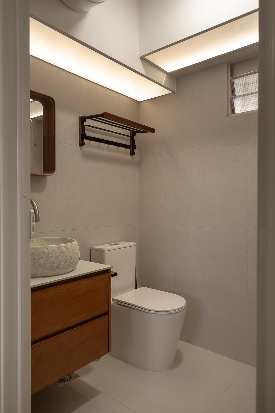 Modern Bathroom with Mirror and Bathroom Mirrors