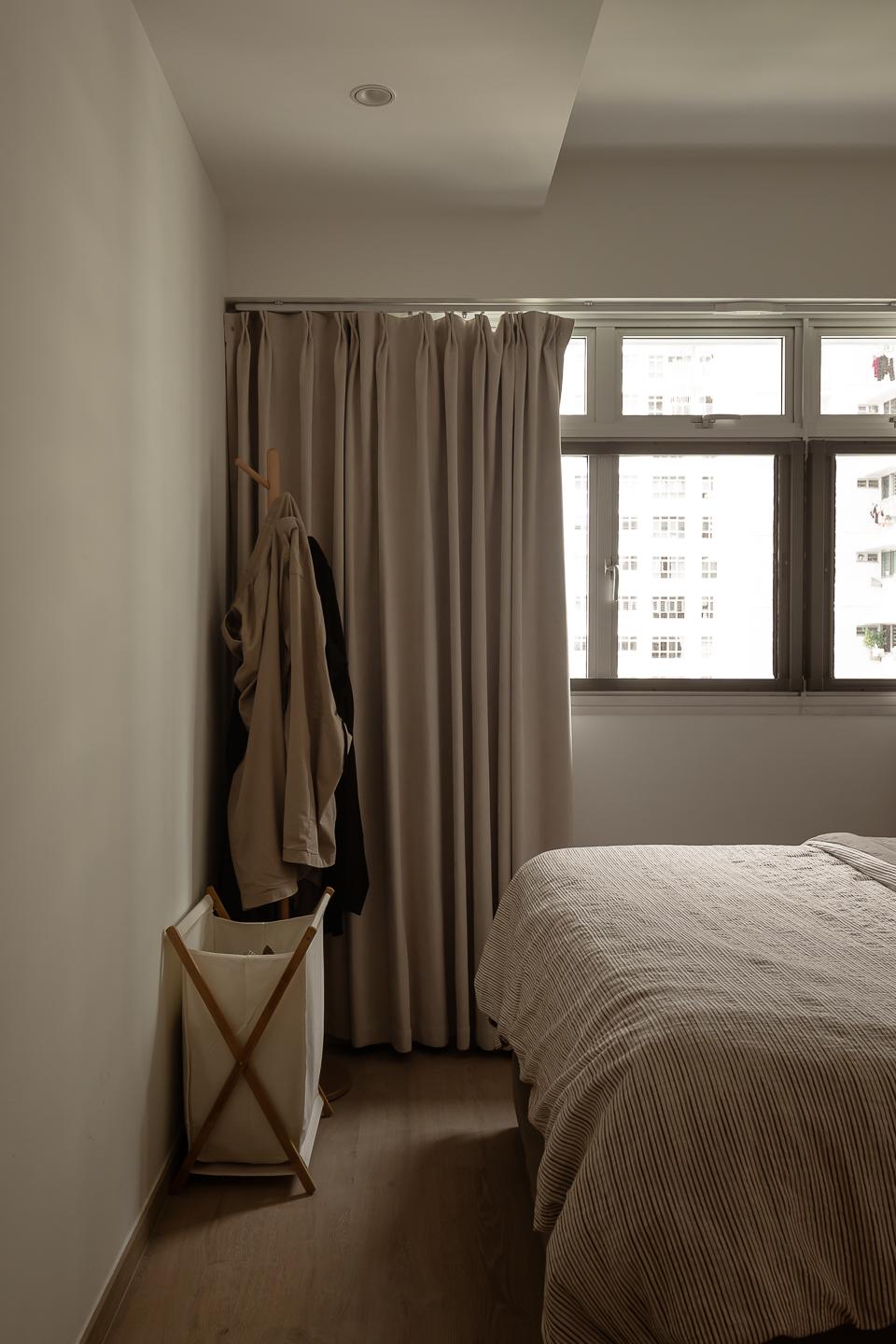 Modern Bedroom with Bed and Lighting