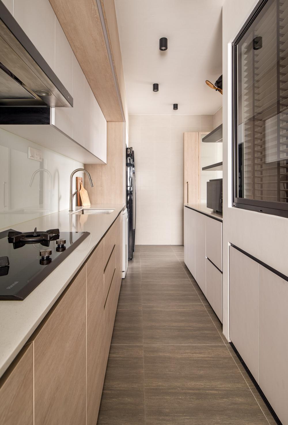 Modern Kitchen with Countertop and Wood Flooring