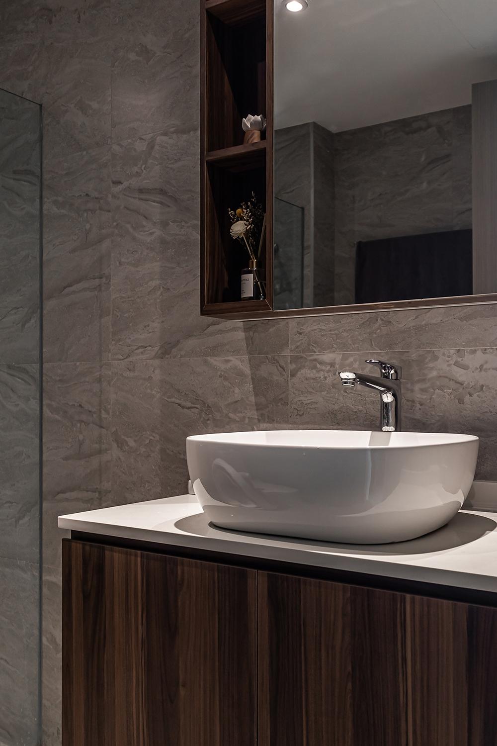 Modern Bathroom with Mirror and Vanity Counter