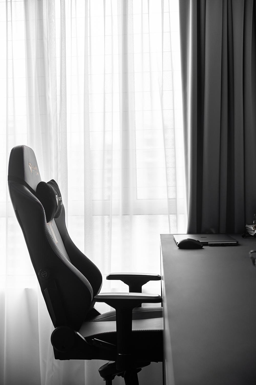 Modern Study with Curtain and Desk